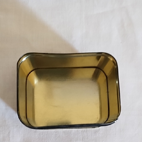 SINGER SEWING MACHINE VINTAGE TIN, EXCELLENT CONDITION - Picture 8 of 9